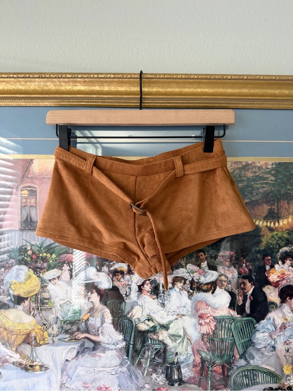 Frankie’s bikini Bella hadid suede shorts size small never worn.